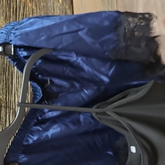 Shein 2 piece sleepwear - Picture 4 of 5